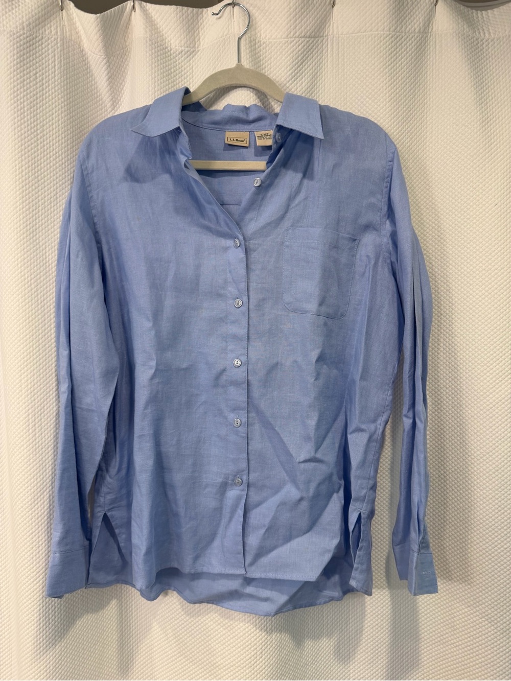 LL Bean womans linen Light Blue Button-Down Shirt